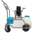 Opryskiwacz wózkowy elektryczny akumulatorowy MASTERCUT 60l 12v 12ah-7.jpg