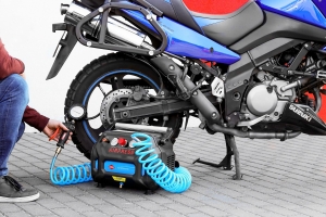 Mały kompresor bezolejowy H 215-6 AIRPRESS 8 bar 1.5 KM/1.1 kW 92 l/min 6 l BoomBox